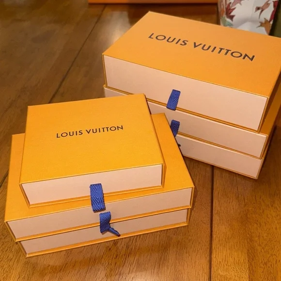 Louis Vuitton Box - Accessory Size - Picture 6 of 6